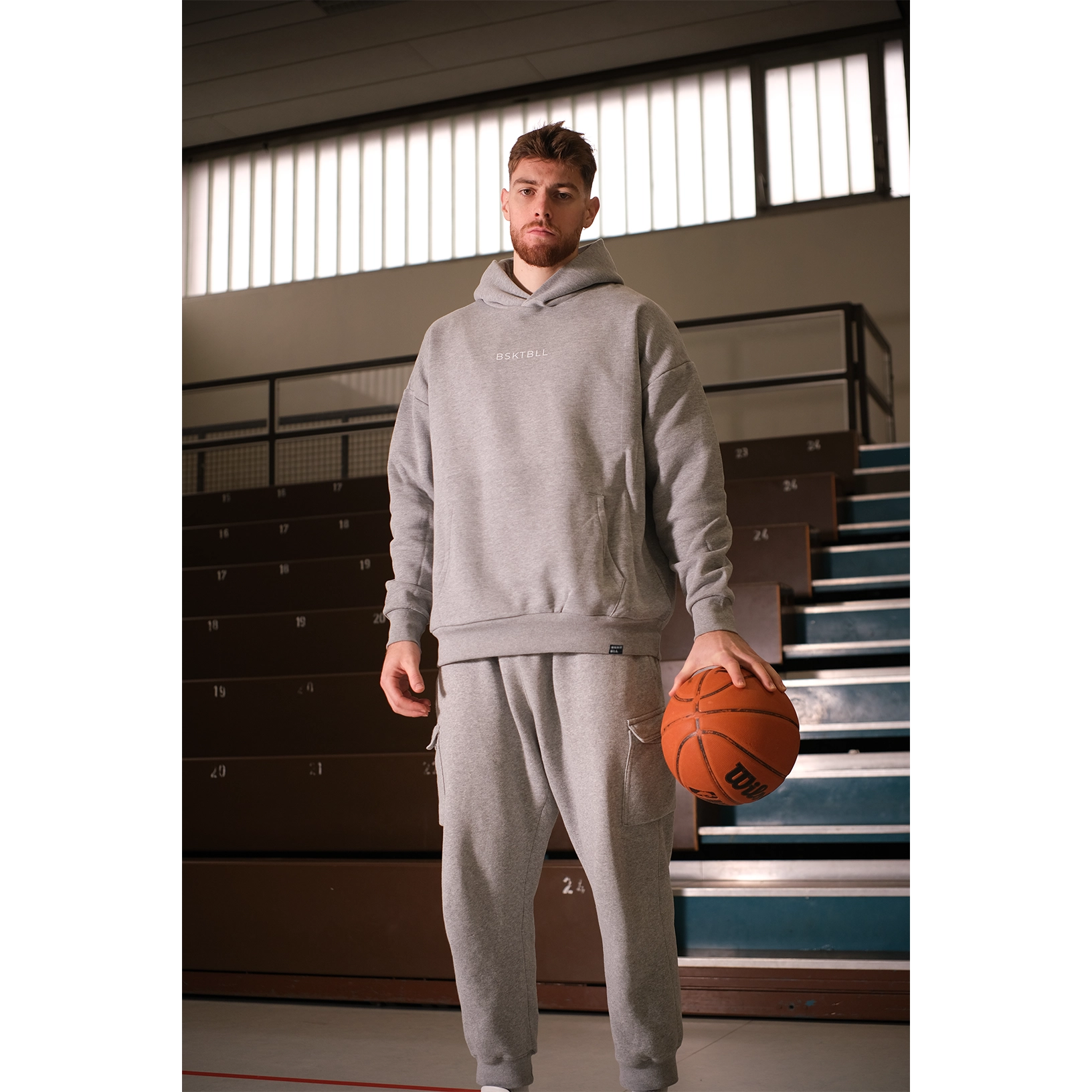 hoodie_1_gray_5.webp